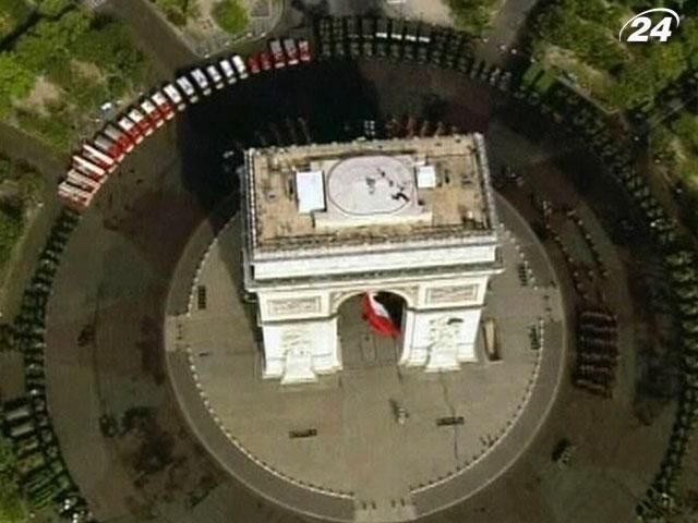 Французи святкують День взяття Бастилії - 14 липня 2012 - Телеканал новин 24