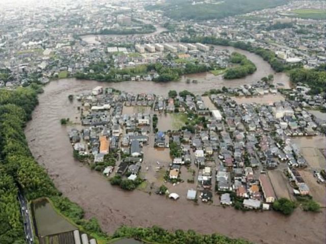 Повінь в Японії забрала життя 20 людей Повінь в Японії забрала життя 20 людей
