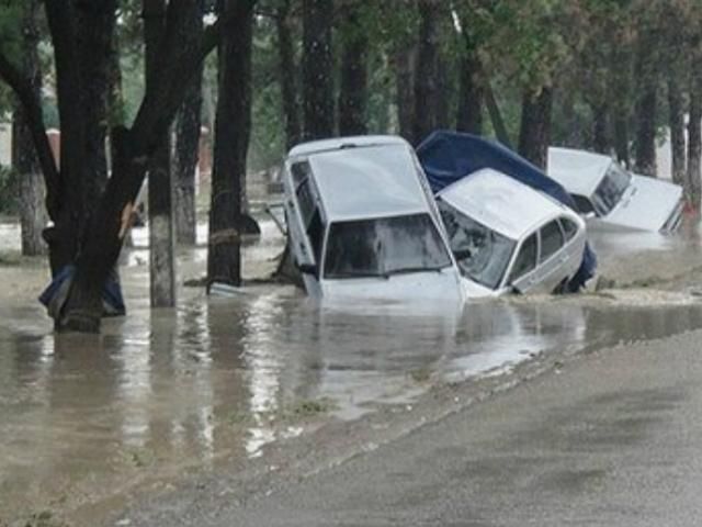 МЧС России: 5 тысяч жителей Крымска остаются без электроэнергии МЧС России: 5 тысяч жителей Крымска остаются без электроэнергии