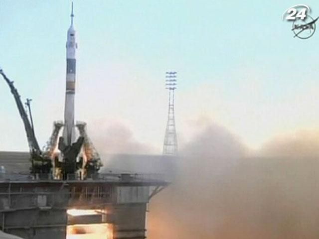 "Союз" стартовал с космодрома Байконур к МКС "Союз" стартовал с космодрома Байконур к МКС