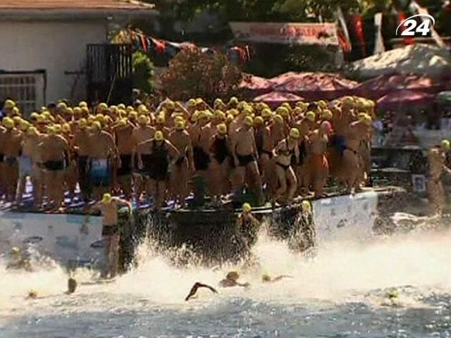 У Туреччині відбувся заплив через Босфор У Туреччині відбувся заплив через Босфор