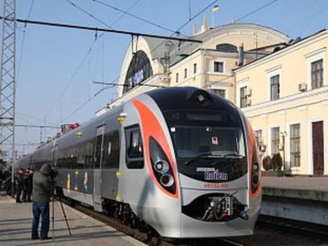 Потяг Hyundai ламався вісім разів з того часу, як почав їздити Україною