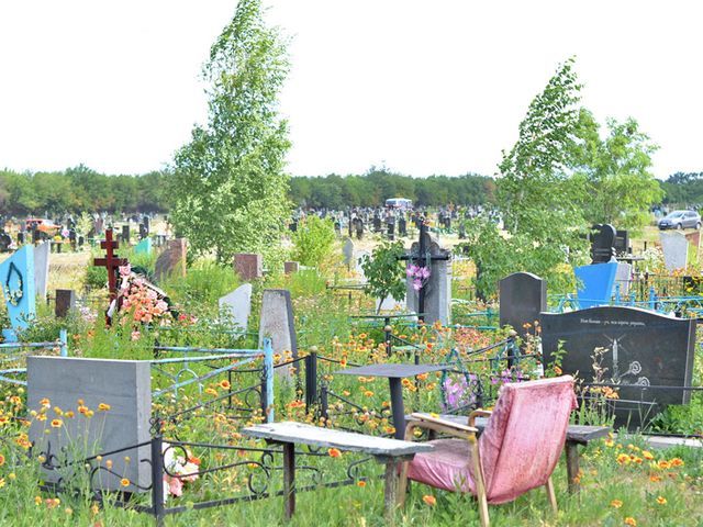 В Кировограде заканчиваются места на кладбищах В Кировограде заканчиваются места на кладбищах