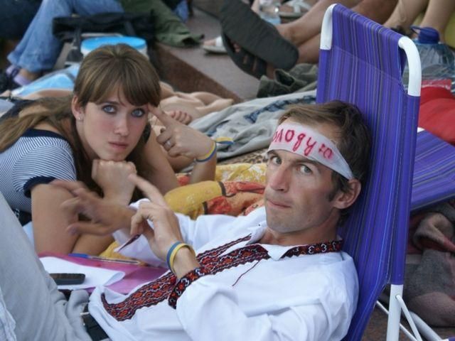 МВД: В больнице не допрашивают голодающих из-под Украинского дома МВД: В больнице не допрашивают голодающих из-под Украинского дома