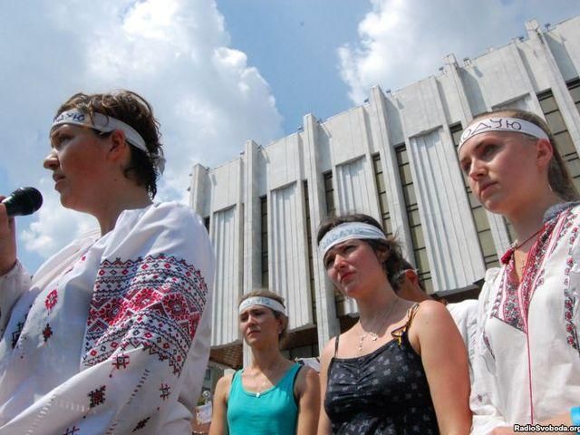 Голодувальники планують стояти "до останньої швидкої" Голодувальники планують стояти "до останньої швидкої"