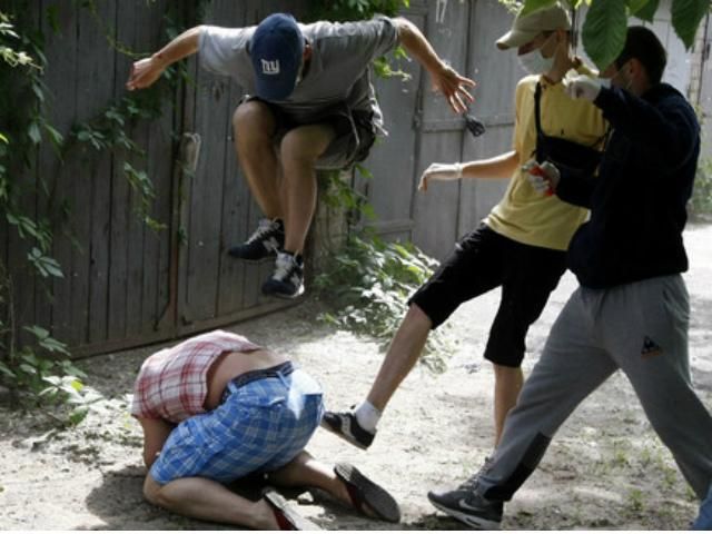 Элтон Джон стал на защиту украинских геев Элтон Джон стал на защиту украинских геев