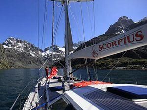 В Бермудському трикутнику загубилась російська яхта В Бермудському трикутнику загубилась російська яхта