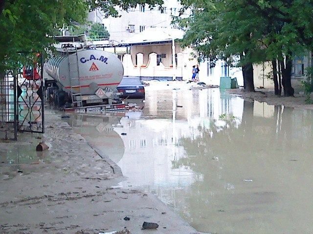 МЧС: Последствия наводнения на Кубани ликвидируют 18 тысяч человек МЧС: Последствия наводнения на Кубани ликвидируют 18 тысяч человек