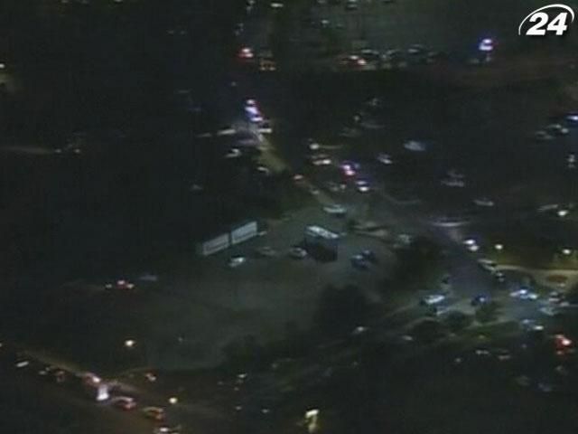 Зростає кількість жертв стрілянини в американському кінотеатрі Зростає кількість жертв стрілянини в американському кінотеатрі