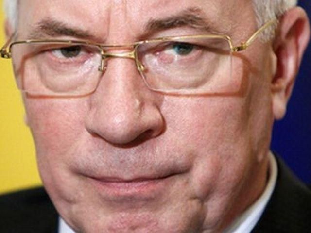 Азаров відчув покращення на основних автомагістралях країни Азаров відчув покращення на основних автомагістралях країни