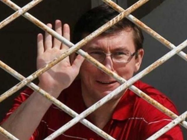 Прокурори кажуть, що терміни давності у справі Луценка перервав інший злочин Прокурори кажуть, що терміни давності у справі Луценка перервав інший злочин