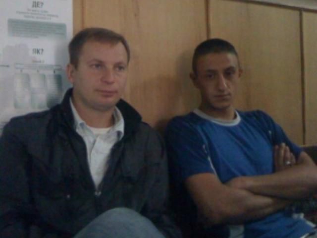 Тернопільського "Тризубівця" затримали за напад на офіс КПУ
