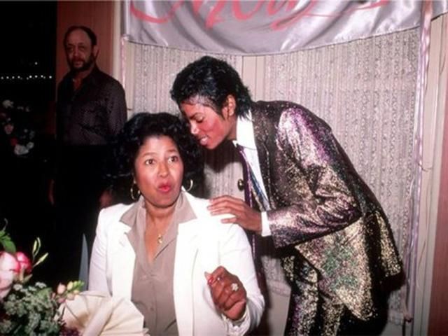 В США исчезла мать Майкла Джексона В США исчезла мать Майкла Джексона