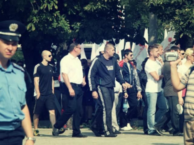 Депутатов от БЮТ избили профессиональные спортсмены (Фото) Депутатов от БЮТ избили профессиональные спортсмены (Фото)