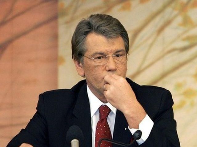 Ющенко предлагает Януковичу с языком опираться на экс-президентов Ющенко предлагает Януковичу с языком опираться на экс-президентов