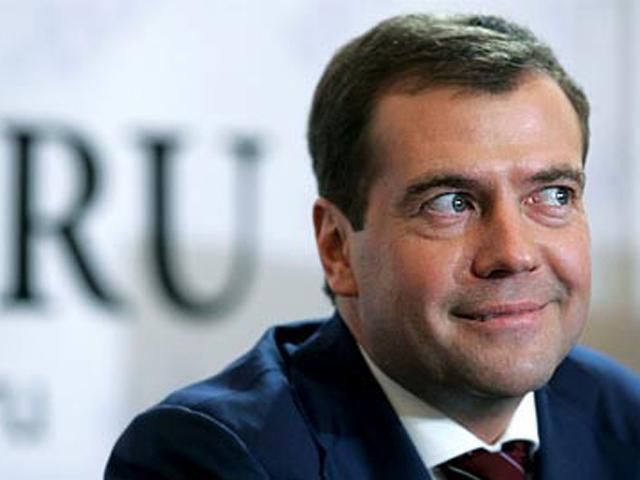 Медведев хочет наказывать за списывание и плагиат в вузах Медведев хочет наказывать за списывание и плагиат в вузах