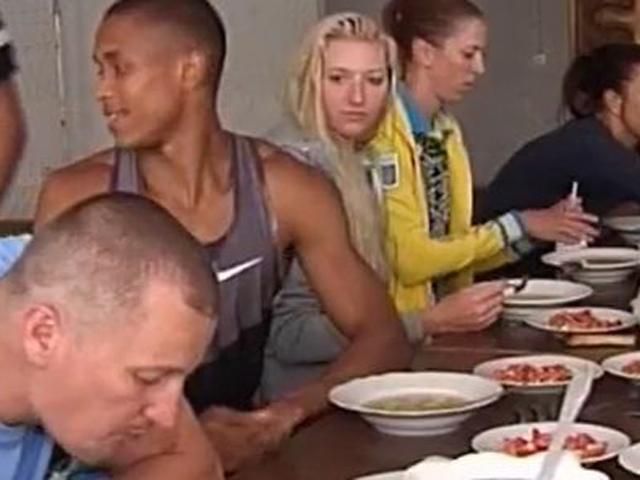 Українські олімпійці незадоволені брудними подушками, їдальнею та туалетом Українські олімпійці незадоволені брудними подушками, їдальнею та туалетом