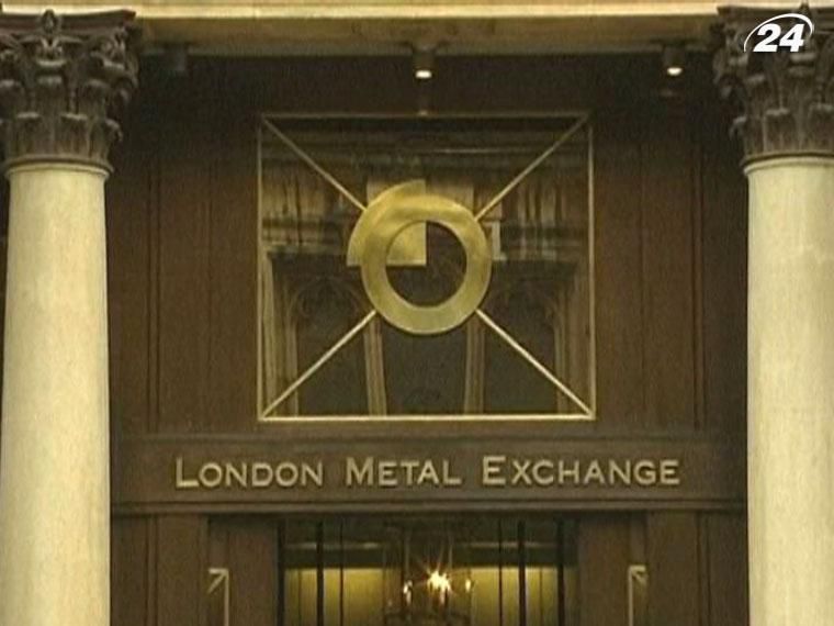 Hong Kong Exchanges купит LME за $2,2 млрд Hong Kong Exchanges купит LME за $2,2 млрд