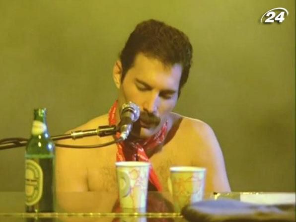 Фредді Меркюрі: Show must go on! Фредді Меркюрі: Show must go on!