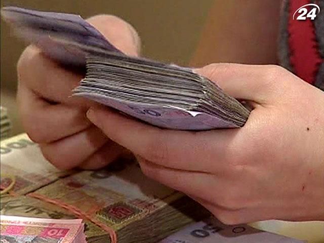 Нацбанк радить робити вклади у гривні Нацбанк радить робити вклади у гривні