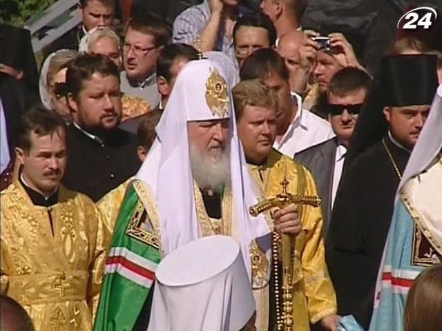 Патріарх Кирил проведе молебень на Володимирській гірці