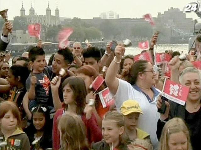 На честь Олімпіади лондонці дзвонили у невеликі дзвони На честь Олімпіади лондонці дзвонили у невеликі дзвони