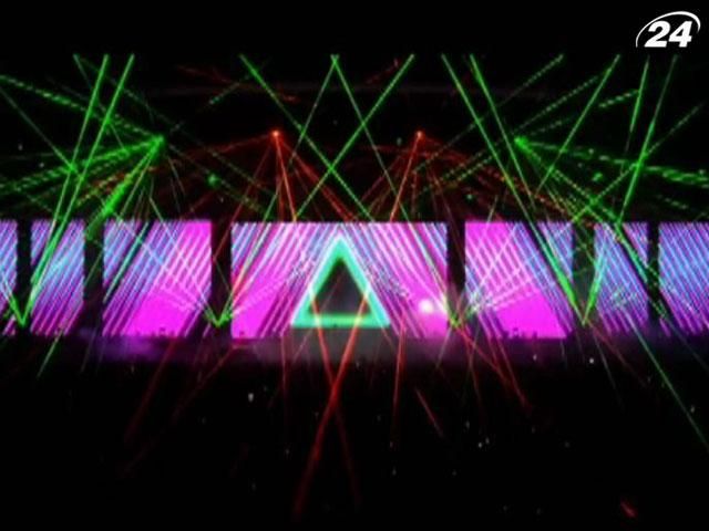 Ді-Джей Fatboy Slim влаштує найбільшу у світі вечірку в кінотеатрах Ді-Джей Fatboy Slim влаштує найбільшу у світі вечірку в кінотеатрах