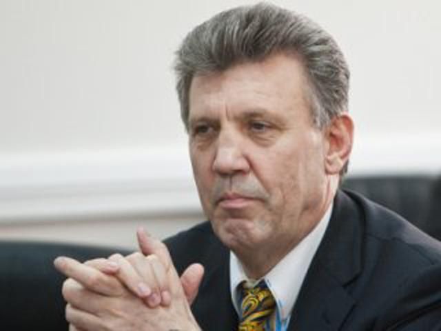 Кивалов считает, что "языковой" закон упрощает жизнь 15 миллионам украинцев Кивалов считает, что "языковой" закон упрощает жизнь 15 миллионам украинцев