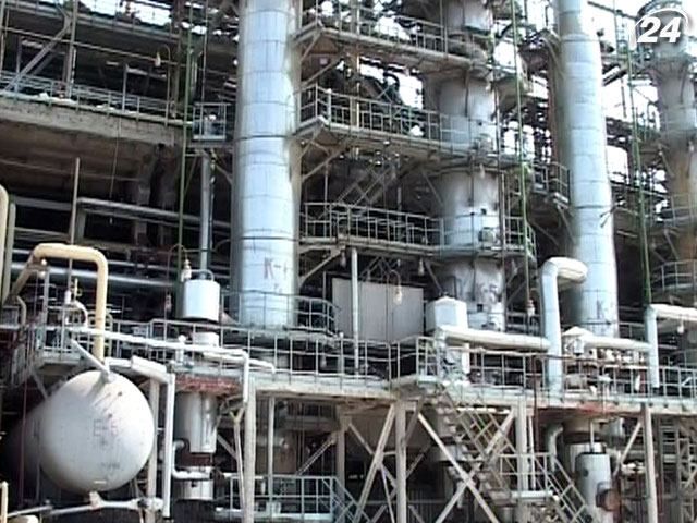 Украинские нефтеперерабатывающие заводы сократили переработку нефтесырья на 42% Украинские нефтеперерабатывающие заводы сократили переработку нефтесырья на 42%