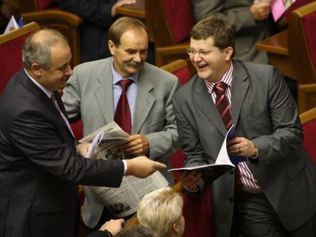 Парламент відмовився скасовувати "мовний" законопроект