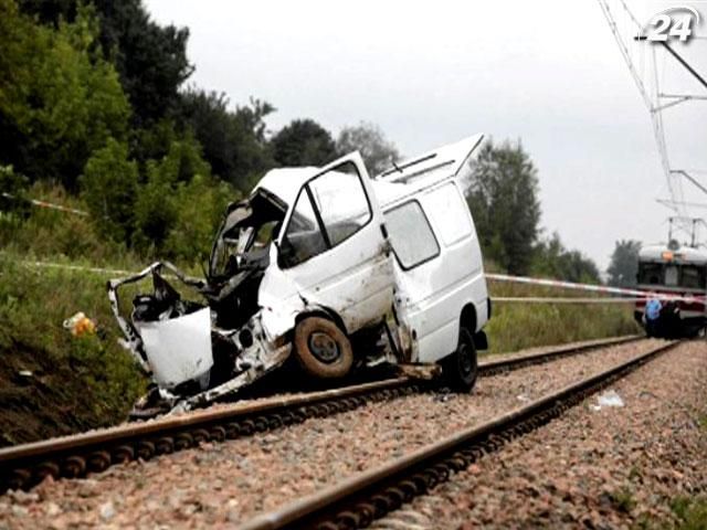 В аварії на польській залізниці загинули українці