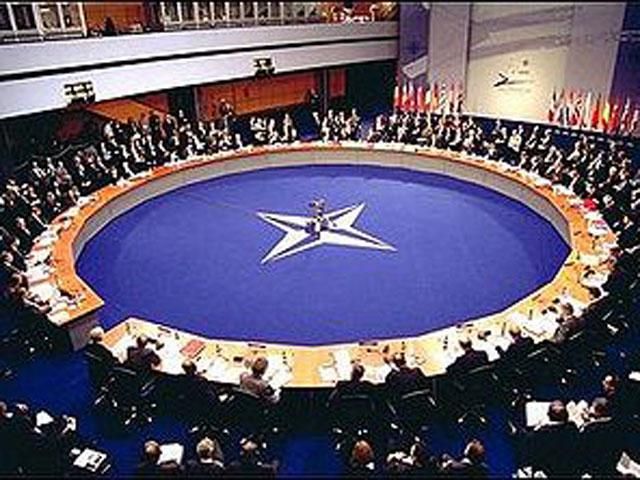 Опитування: 70% українців проти вступу в НАТО Опитування: 70% українців проти вступу в НАТО