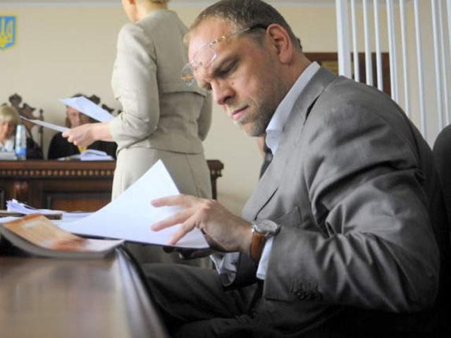 Власенко каже, що закон забороняє привозити Тимошенко до суду Власенко каже, що закон забороняє привозити Тимошенко до суду