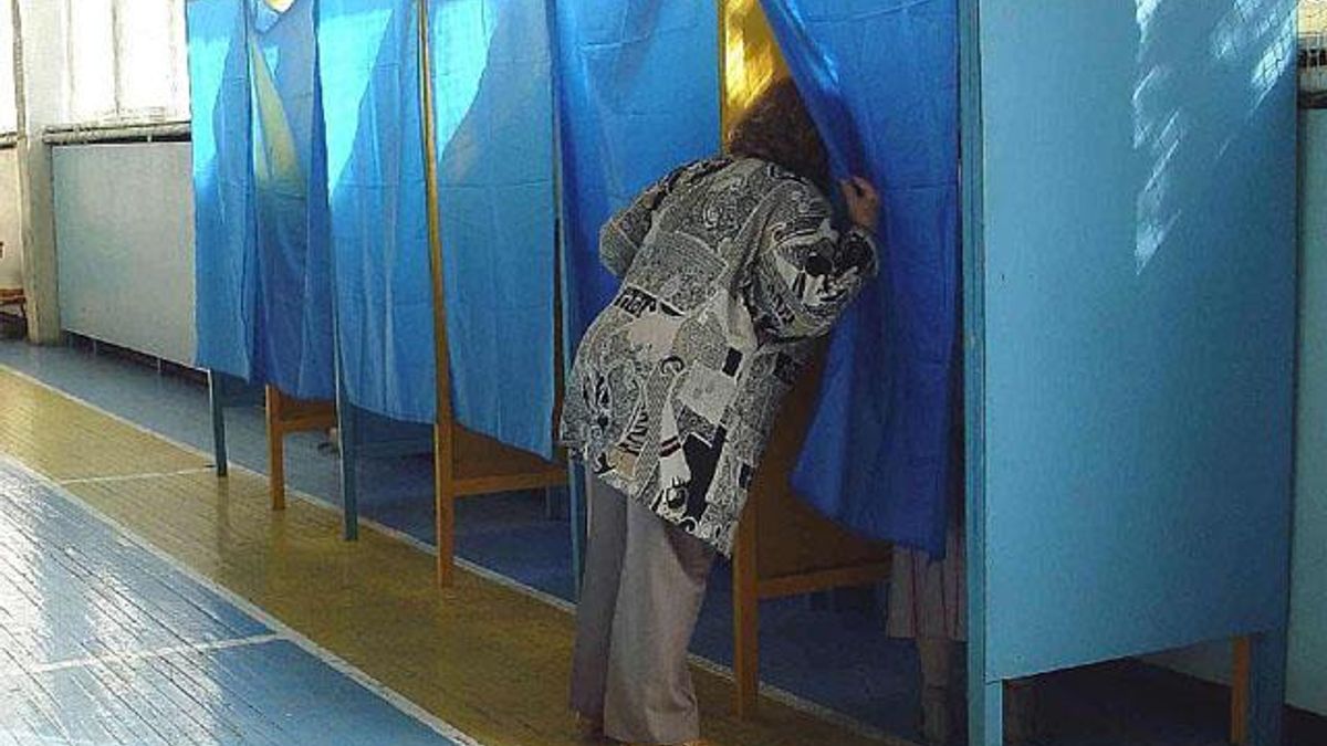 Эксперт: В парламент пройдут четыре партии Эксперт: В парламент пройдут четыре партии