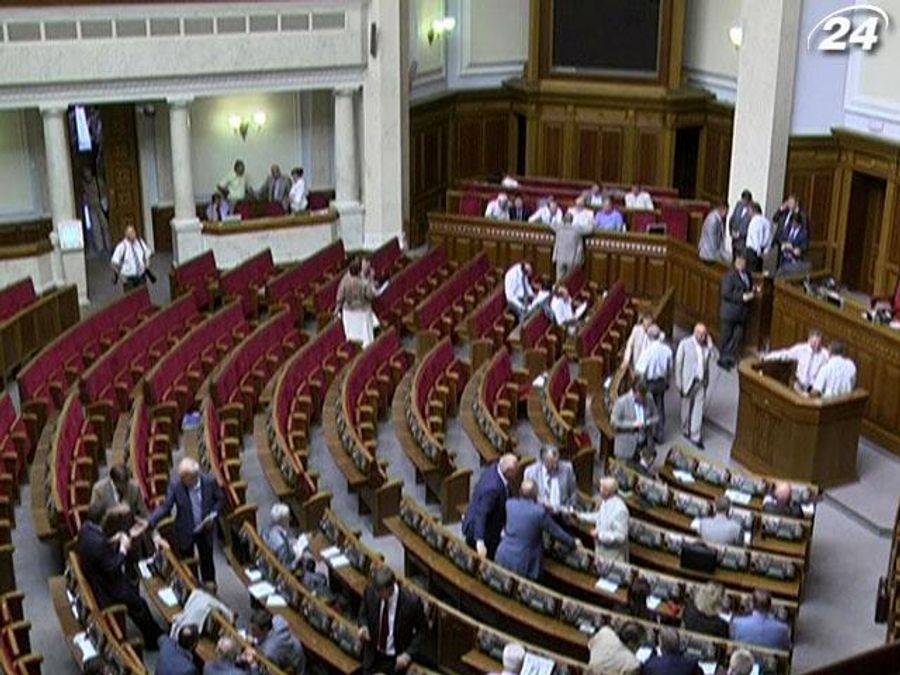 БЮТ через суд вимагає визнати незаконним "мовний" закон БЮТ через суд вимагає визнати незаконним "мовний" закон