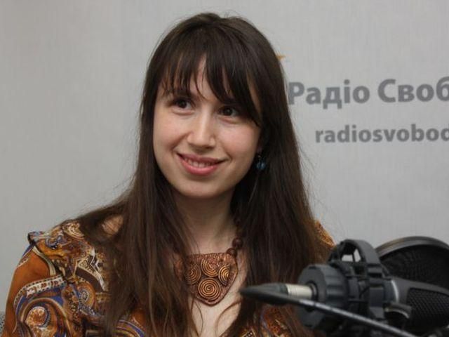 Журналистку не наказали за надпись у Межигорья Журналистку не наказали за надпись у Межигорья