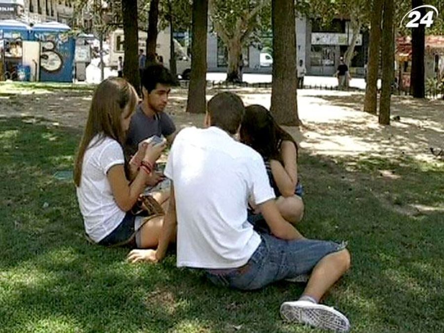 Через затяжну фінансову кризу іспанці масово відмовляються від відпусток