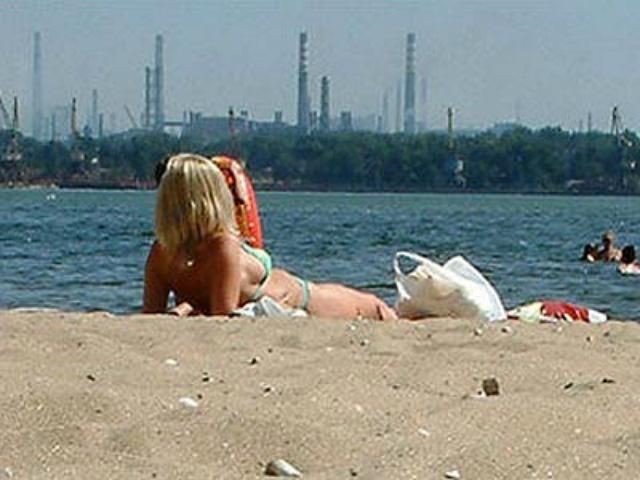 Київські пляжі закриті через кишкову паличку і гнилу рибу 