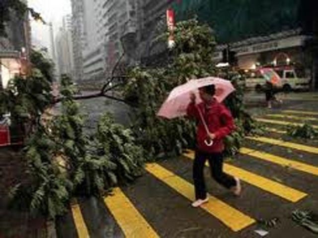 Над Тайванем бушует тайфун Саола