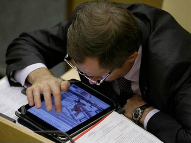 Для депутатів закуплять iРad-и для роботи Для депутатів закуплять iРad-и для роботи