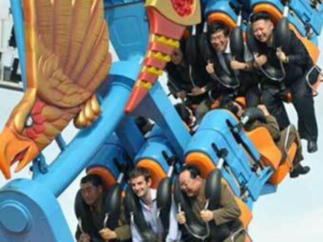 Кім Чем Ин покатав на атракціоні британського дипломата Кім Чем Ин покатав на атракціоні британського дипломата