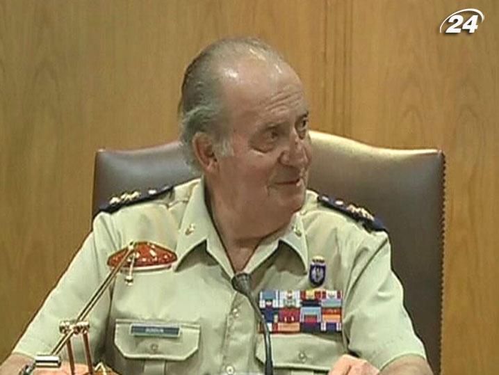 Король Испании споткнулся и сильно ушиб носа Король Испании споткнулся и сильно ушиб носа