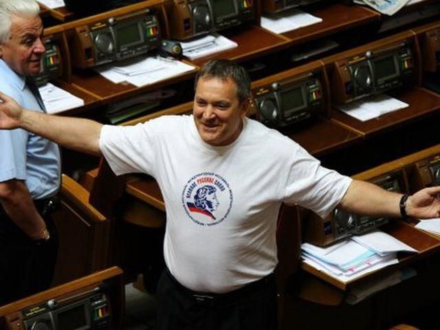 Колесніченко радить усім ще раз перечитати "мовний" закон Колесніченко радить усім ще раз перечитати "мовний" закон