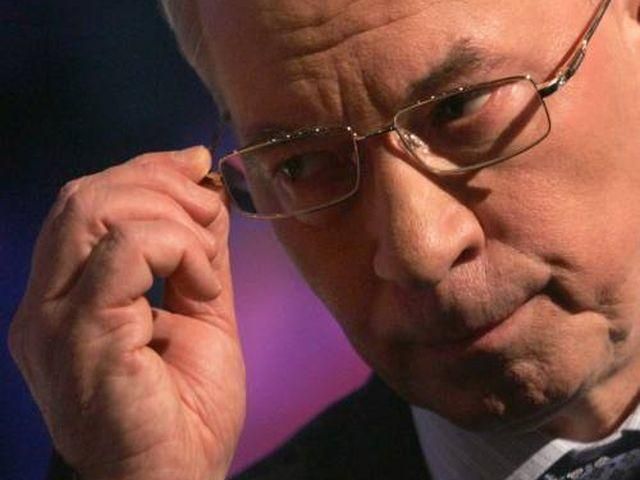 Азаров рассказал, что ему несколько раз делали больно Азаров рассказал, что ему несколько раз делали больно