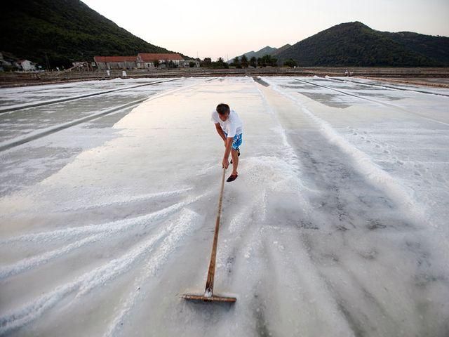 Как в Хорватии добывают соль (ФОТО) Как в Хорватии добывают соль (ФОТО)