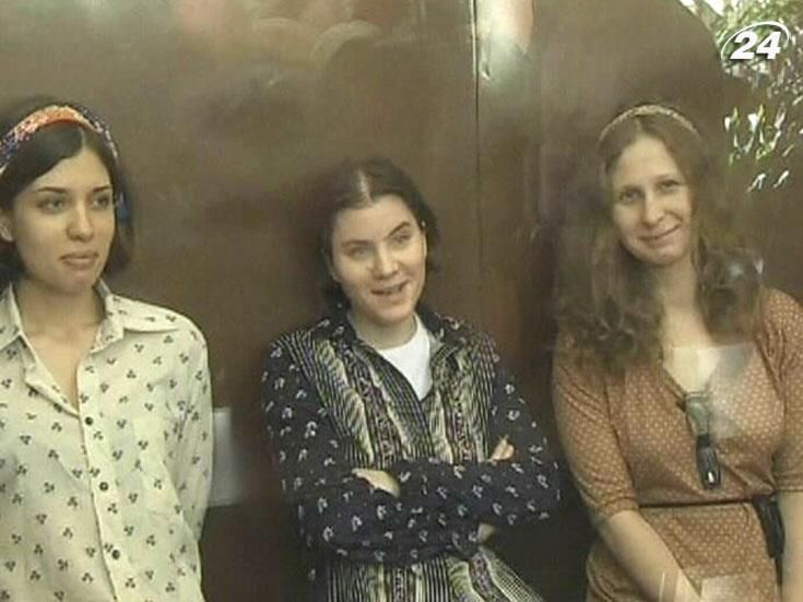 Адвокати Pussy Riot вимагають відводу судді Адвокати Pussy Riot вимагають відводу судді