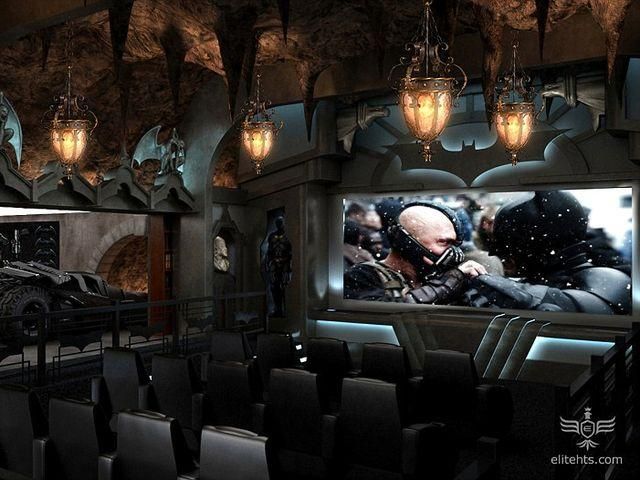 Фанат "Бэтмена" потратил 2 миллиона, чтобы превратить свою комнату в кинопещеру (Фото)