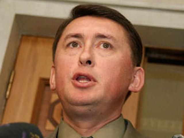 Окружение Мельниченко не уверено, что он долетит до Украины живым Окружение Мельниченко не уверено, что он долетит до Украины живым