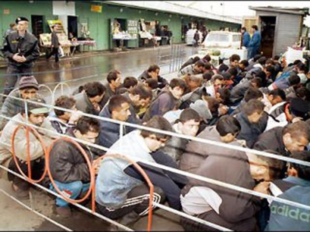 У Греції поліція затримала понад 1000 нелегалів У Греції поліція затримала понад 1000 нелегалів