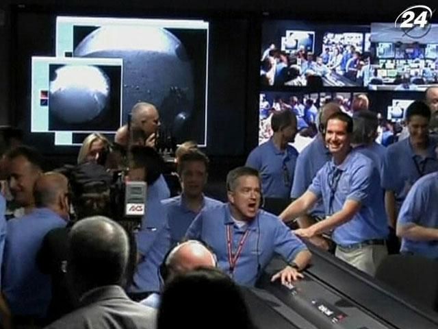 Марсоход Curiosity передал первые фотографии Марса Марсоход Curiosity передал первые фотографии Марса